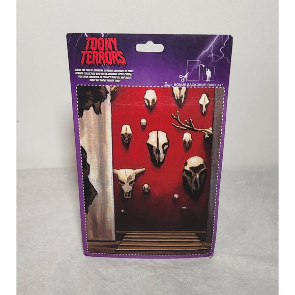 NECA Leatherface Toony Terrors The Texas Chainsaw Massacre Action Figure New - Picture 3 of 9